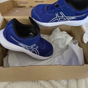 New Asics Contend 9 Toddler Blue and White Sneakers - Athletic Design